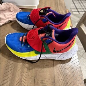 Nike Mens Colorful basketball shoes